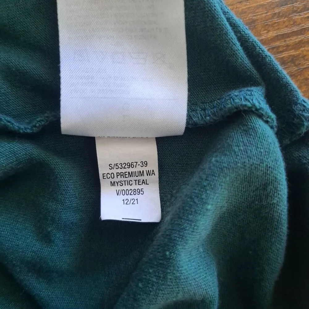 BANANA REPUBLIC PREMIUM WASH T SHIRT  SIZE L green